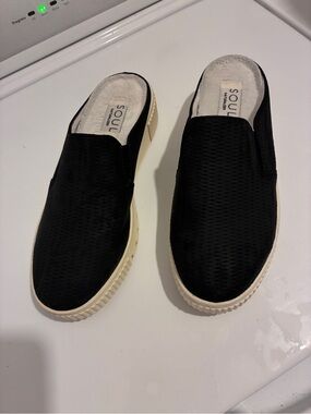 SOUL Naturalizer Black Slip-On Casual Mules with Cream Sole